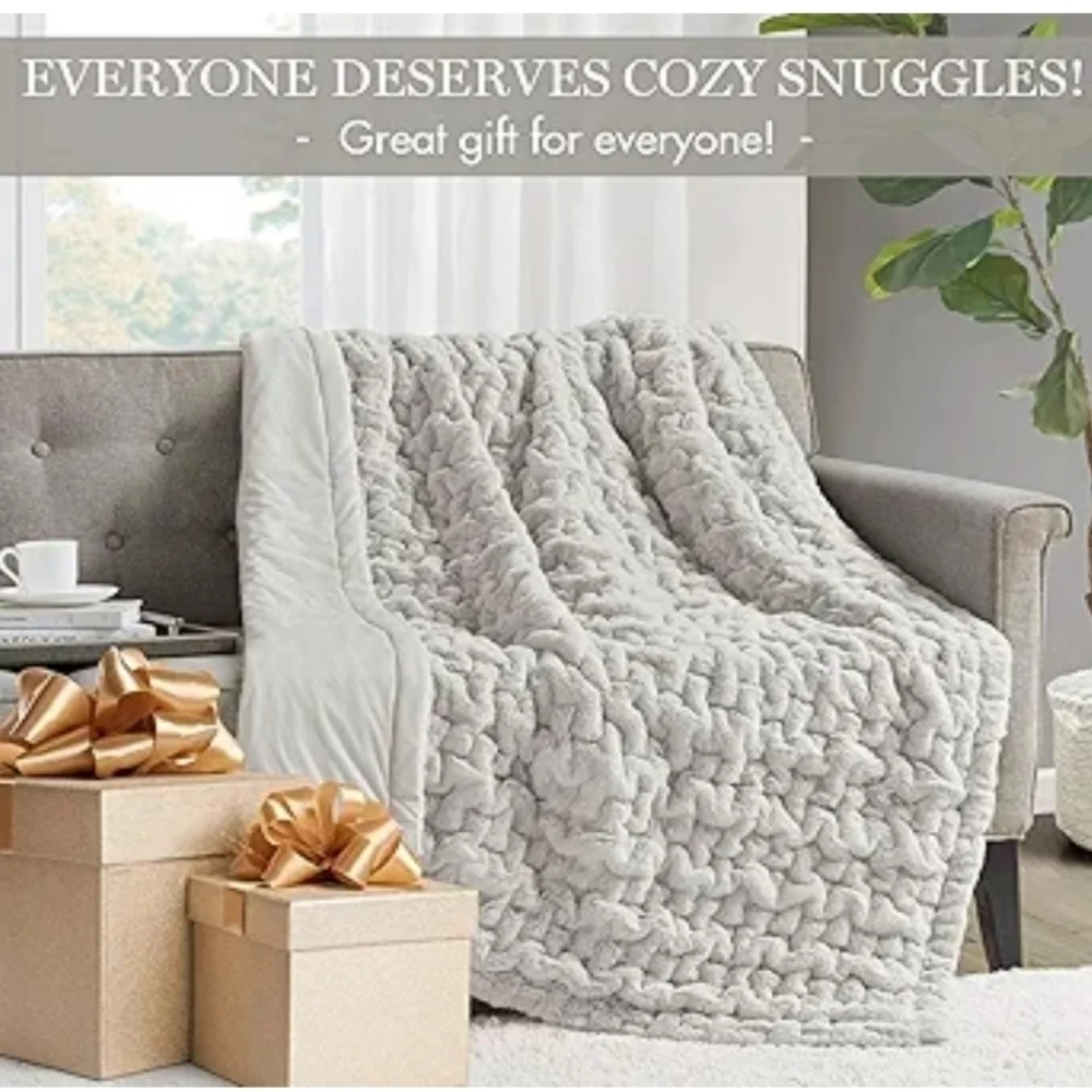 Luxurious Light Grey Textured Blanket NEW - Picture 3 of 13